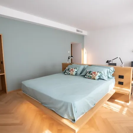 S1 Luxury And Trieste