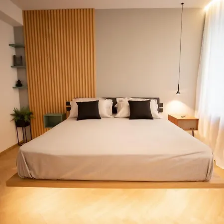 S1 Luxury And * Triëst