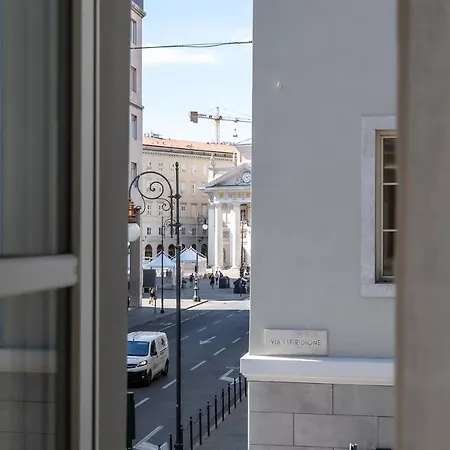 S1 Luxury And * Trieste