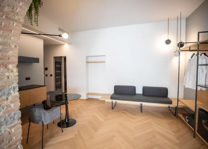 S1 Luxury And Apartment *