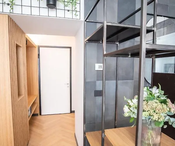 S1 Luxury And * Trieste